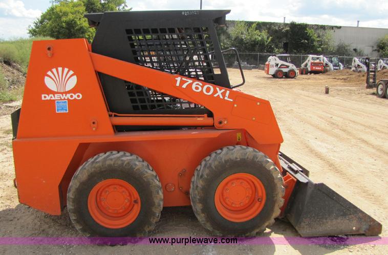 image for item A5031 1998 Daewoo 1760XL skid steer