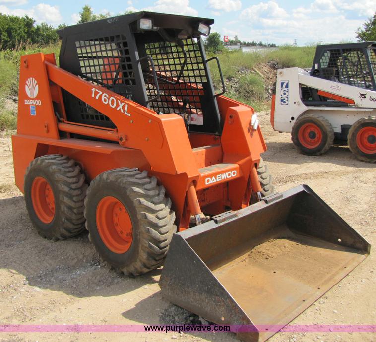image for item A5031 1998 Daewoo 1760XL skid steer