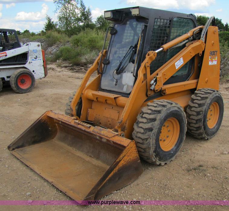 image for item A5035 2004 Case 90XT skid steer