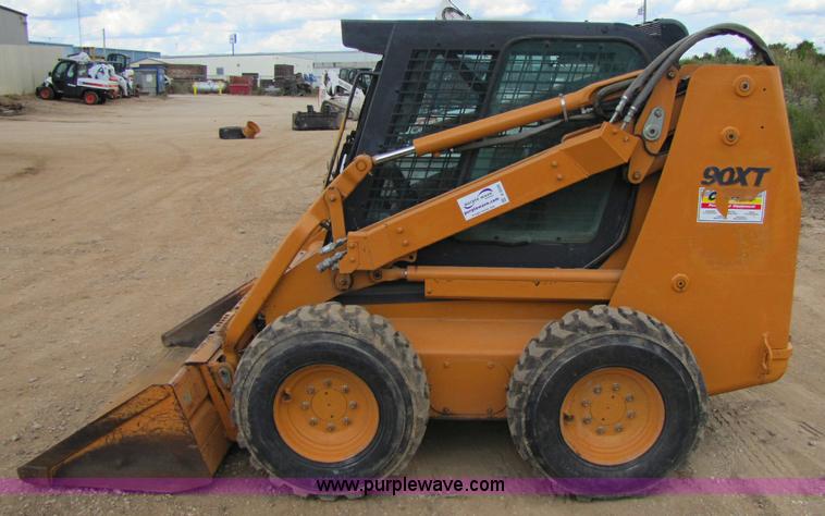 image for item A5035 2004 Case 90XT skid steer