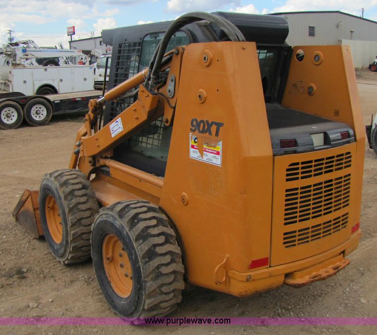 image for item A5035 2004 Case 90XT skid steer
