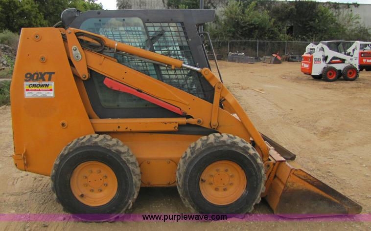 image for item A5035 2004 Case 90XT skid steer