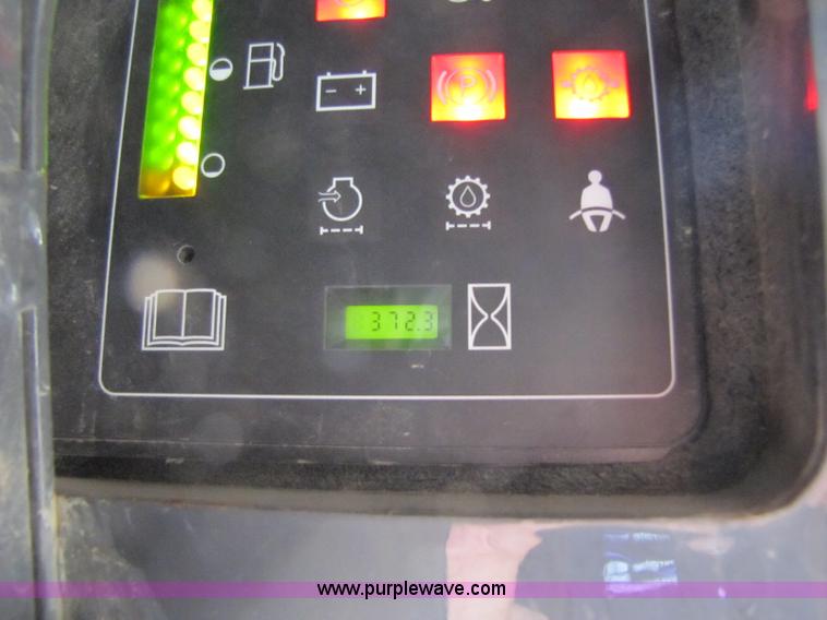 image for item A5035 2004 Case 90XT skid steer