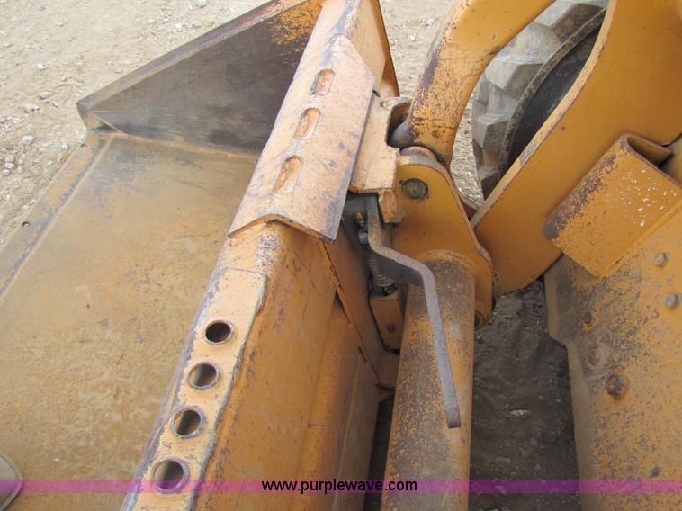 image for item A5035 2004 Case 90XT skid steer