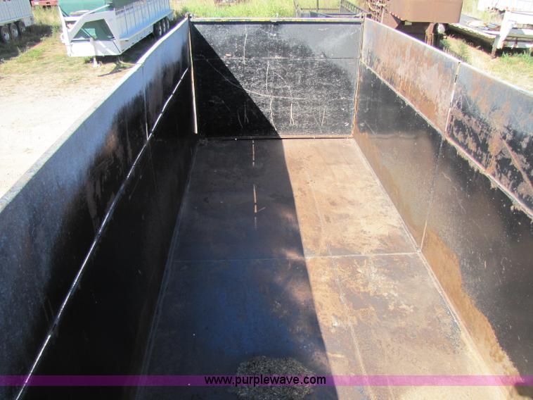 image for item A5039 2008 Starlite 20' dump trailer