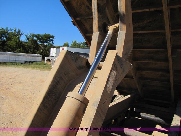 image for item A5039 2008 Starlite 20' dump trailer