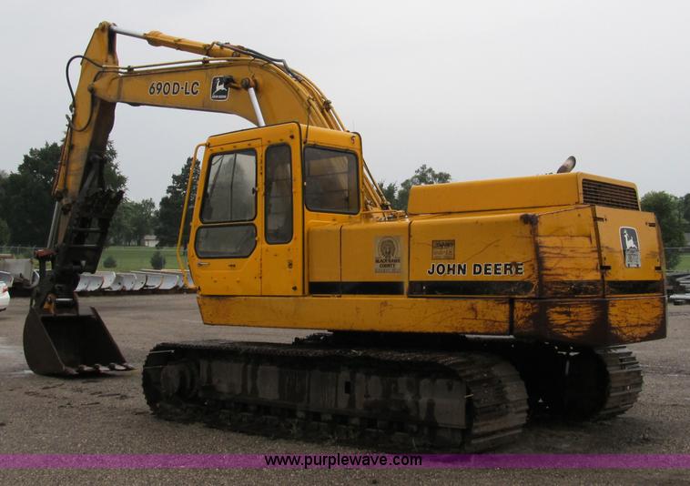 image for item A5442 1989 John Deere 690D-LC excavator