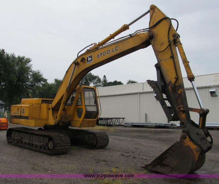 image for item A5442 1989 John Deere 690D-LC excavator