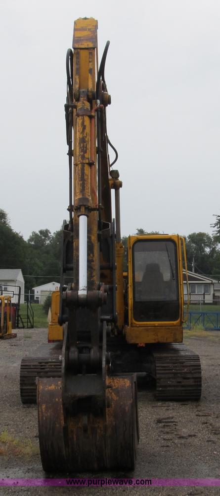 image for item A5442 1989 John Deere 690D-LC excavator