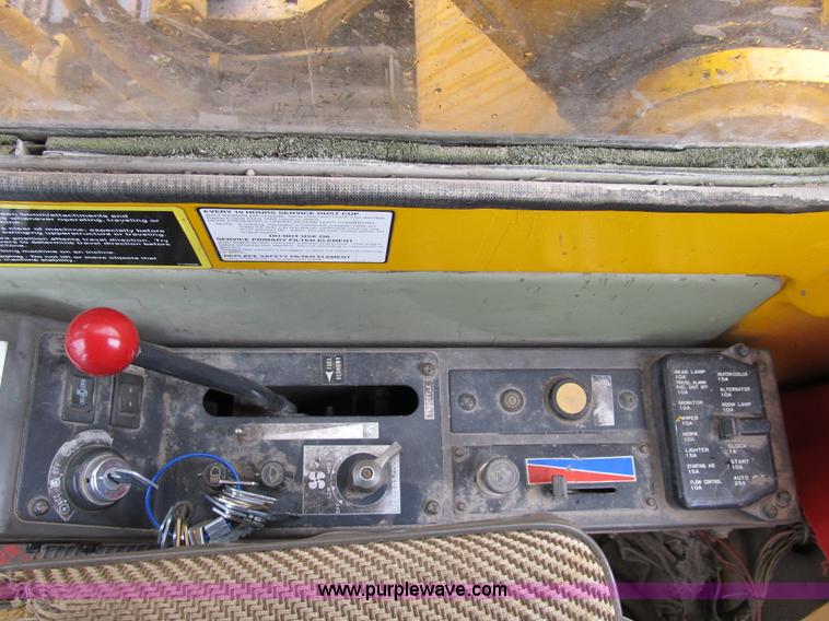 image for item A5442 1989 John Deere 690D-LC excavator