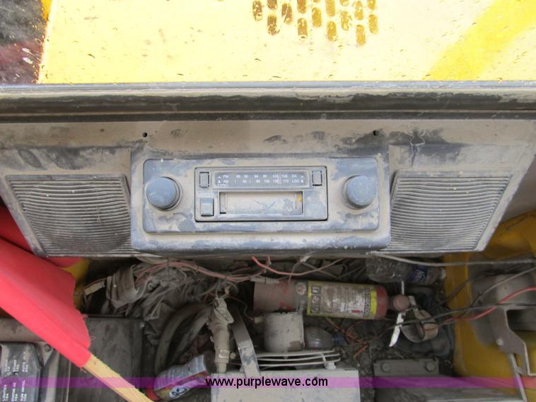 image for item A5442 1989 John Deere 690D-LC excavator