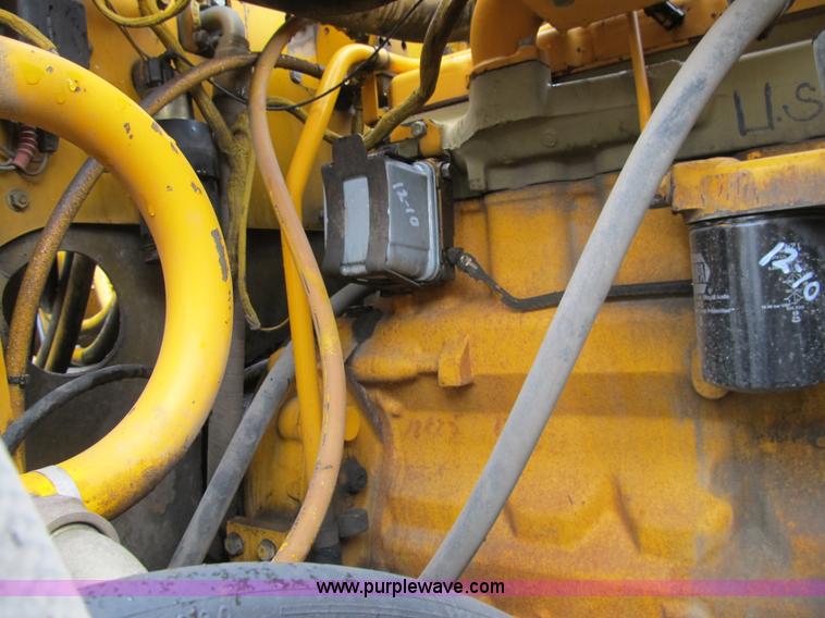 image for item A5442 1989 John Deere 690D-LC excavator