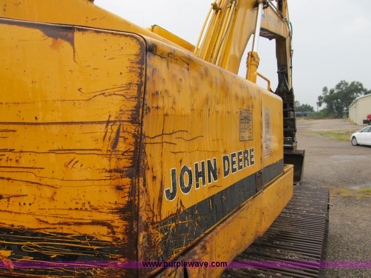 image for item A5442 1989 John Deere 690D-LC excavator
