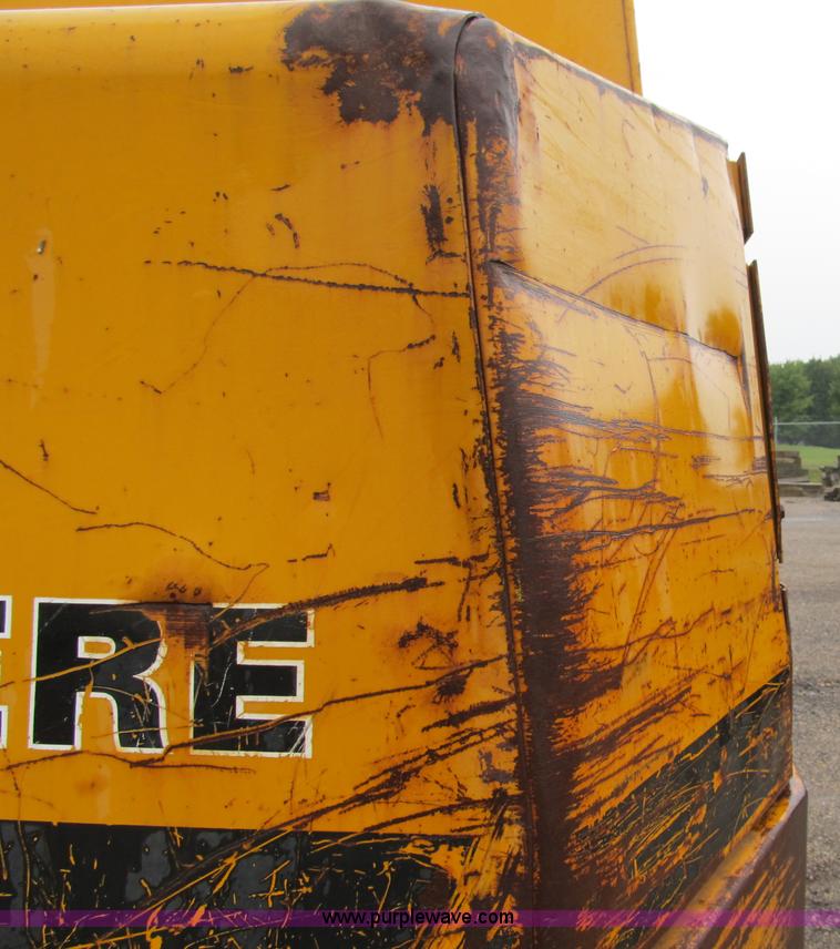 image for item A5442 1989 John Deere 690D-LC excavator