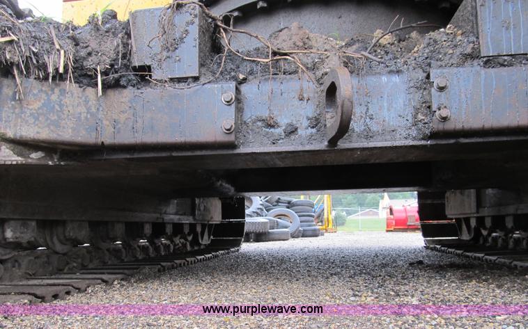 image for item A5442 1989 John Deere 690D-LC excavator