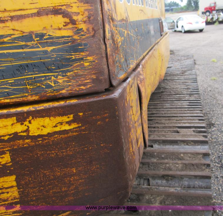 image for item A5442 1989 John Deere 690D-LC excavator