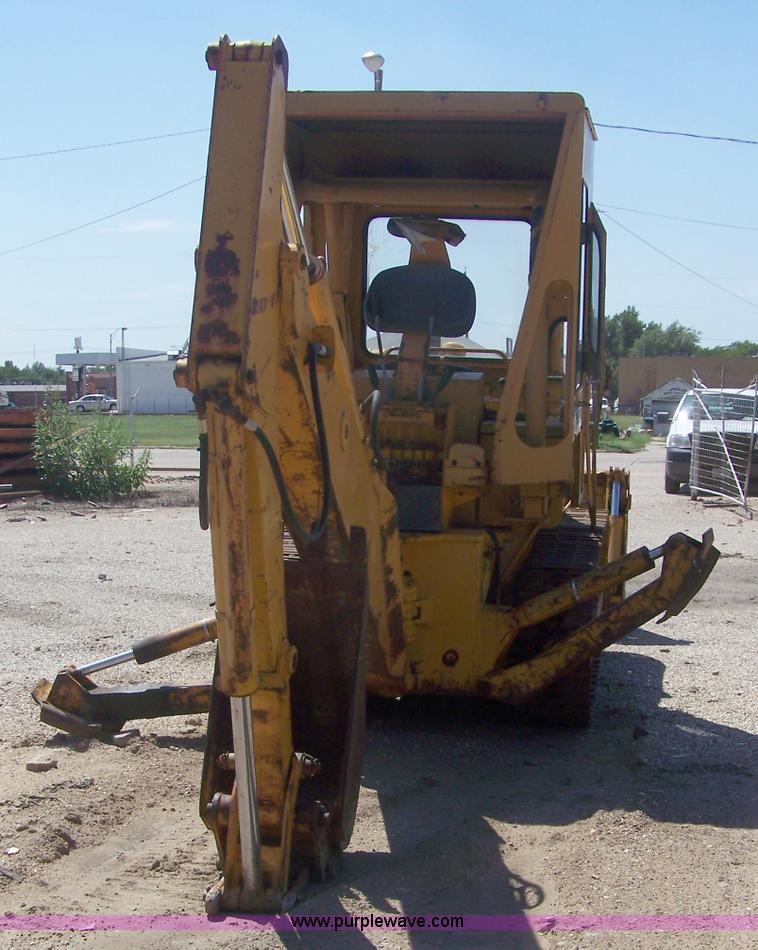 image for item B3525 1973 John Deere 450B track loader