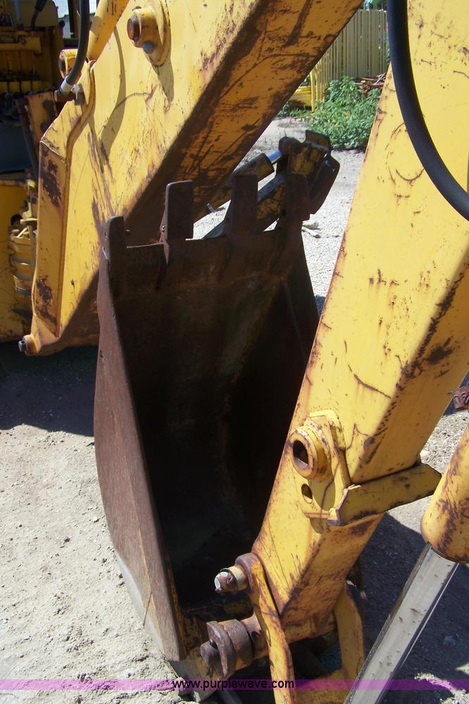 image for item B3525 1973 John Deere 450B track loader