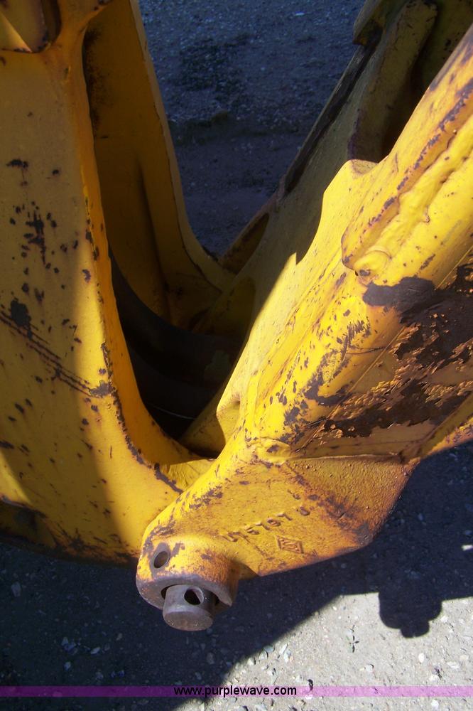 image for item B3525 1973 John Deere 450B track loader