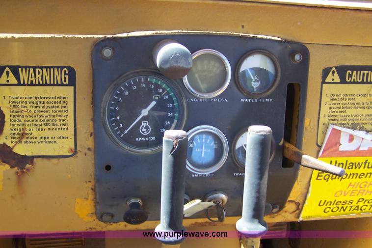 image for item B3525 1973 John Deere 450B track loader