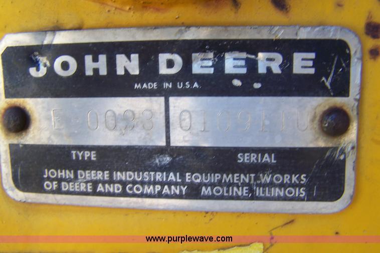 image for item B3525 1973 John Deere 450B track loader