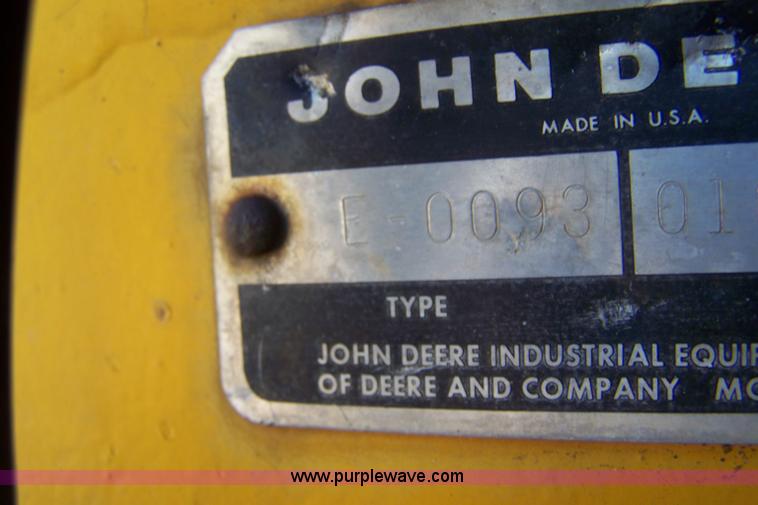 image for item B3525 1973 John Deere 450B track loader