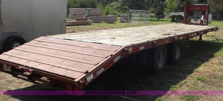 image for item B5011 1990 Hillsboro 32' goose neck trailer