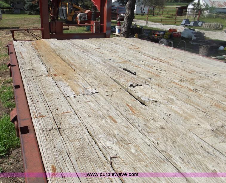 image for item B5011 1990 Hillsboro 32' goose neck trailer