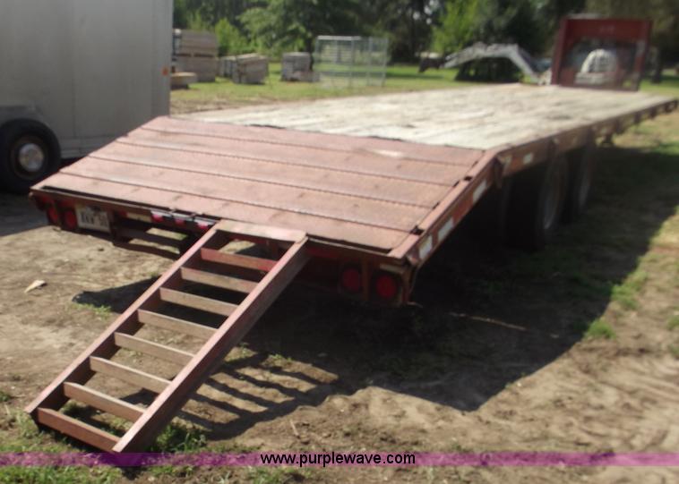 image for item B5011 1990 Hillsboro 32' goose neck trailer