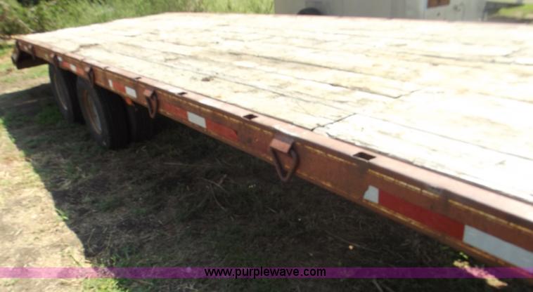 image for item B5011 1990 Hillsboro 32' goose neck trailer