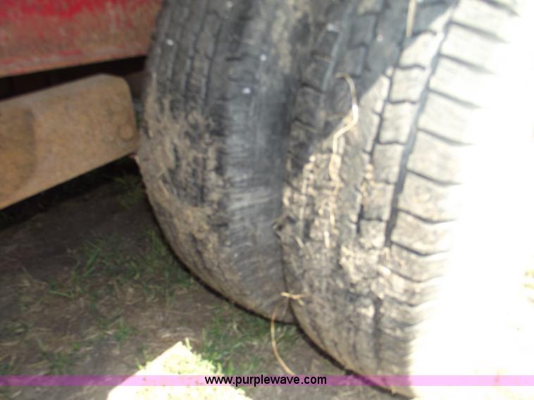 image for item B5011 1990 Hillsboro 32' goose neck trailer