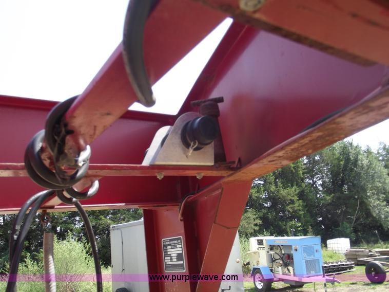 image for item B5011 1990 Hillsboro 32' goose neck trailer