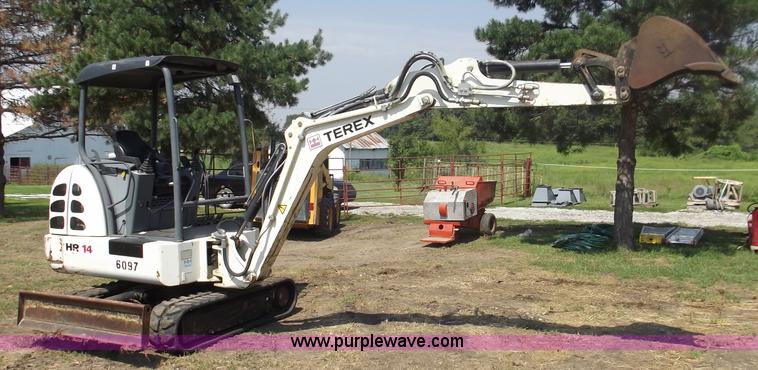 image for item B5012 2005 Terex HR14 mini excavator