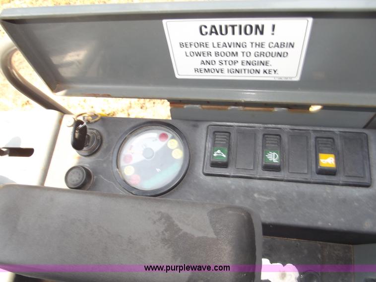 image for item B5012 2005 Terex HR14 mini excavator