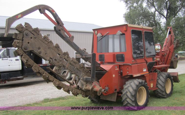 image for item C5006 1996 Ditch Witch 8020 trencher