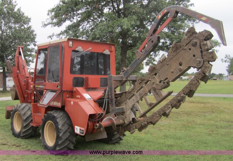 image for item C5006 1996 Ditch Witch 8020 trencher