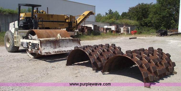 image for item C5547 1997 Ingersoll Rand SD100 Pro Pac vibratory roller/packer