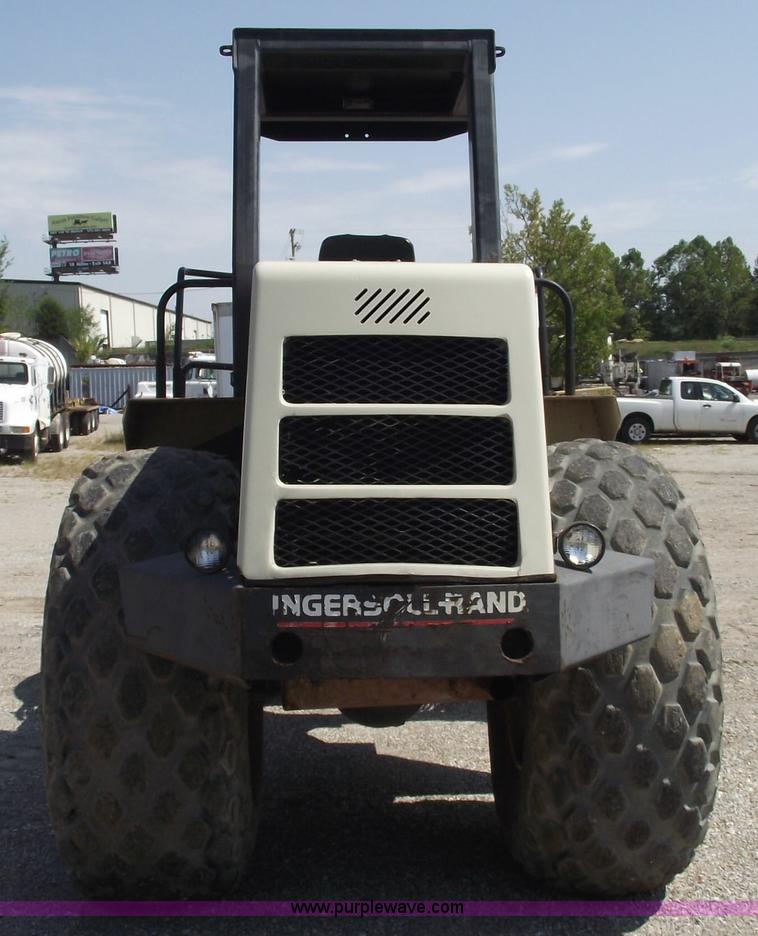 image for item C5547 1997 Ingersoll Rand SD100 Pro Pac vibratory roller/packer