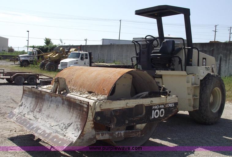 image for item C5547 1997 Ingersoll Rand SD100 Pro Pac vibratory roller/packer