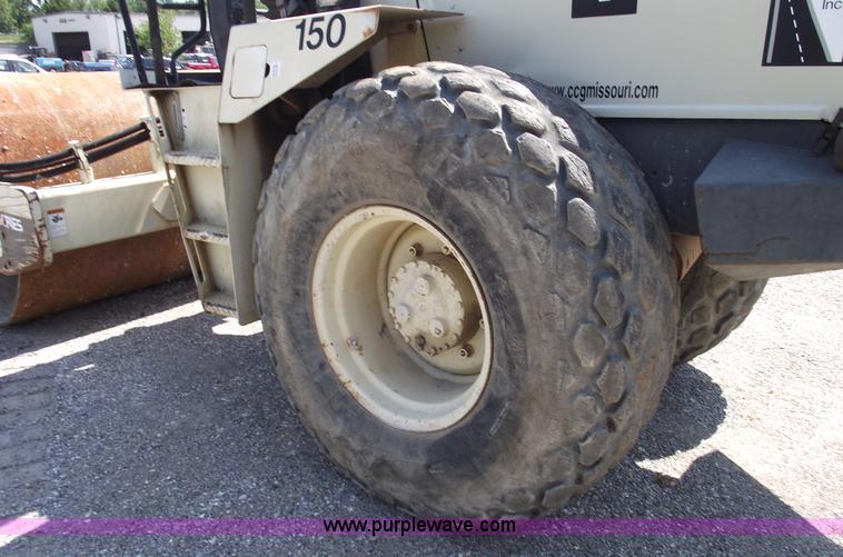image for item C5547 1997 Ingersoll Rand SD100 Pro Pac vibratory roller/packer