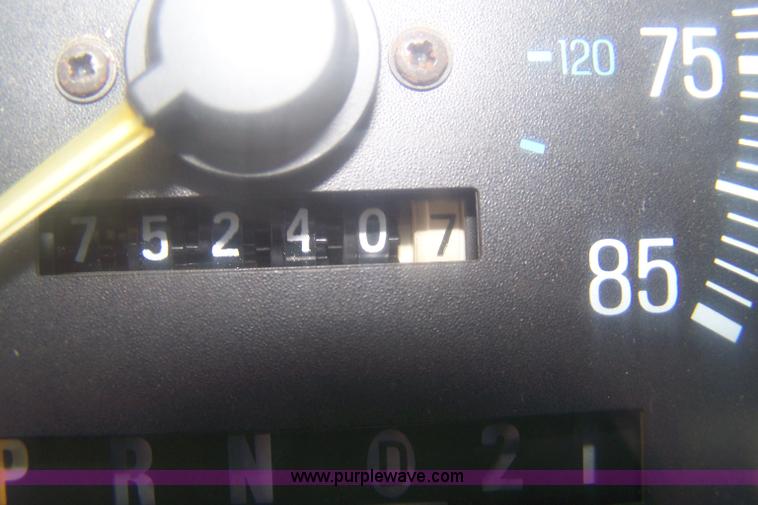 image for item D8513 1989 Ford F350 Custom pickup truck