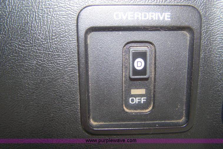 image for item D8513 1989 Ford F350 Custom pickup truck