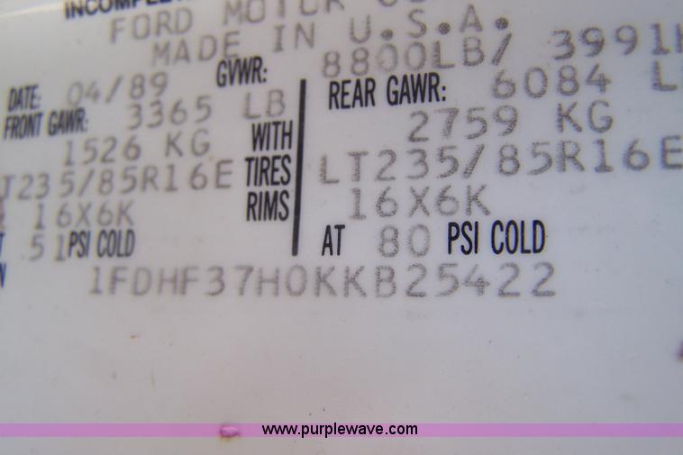 image for item D8513 1989 Ford F350 Custom pickup truck