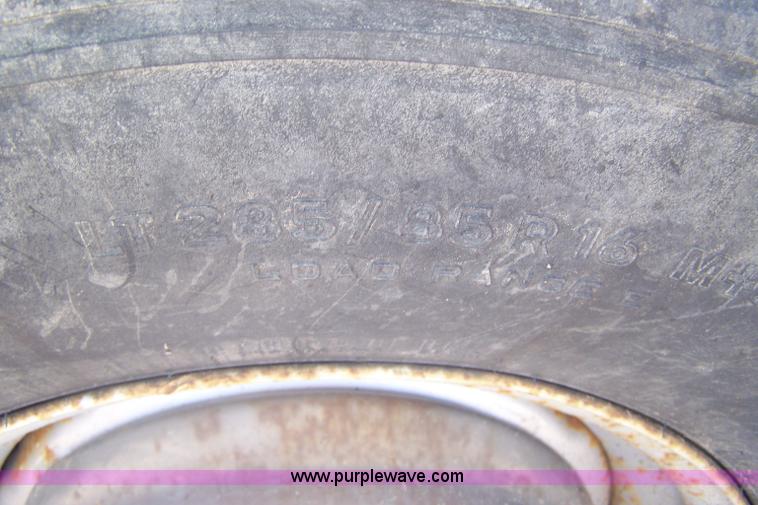 image for item D8513 1989 Ford F350 Custom pickup truck