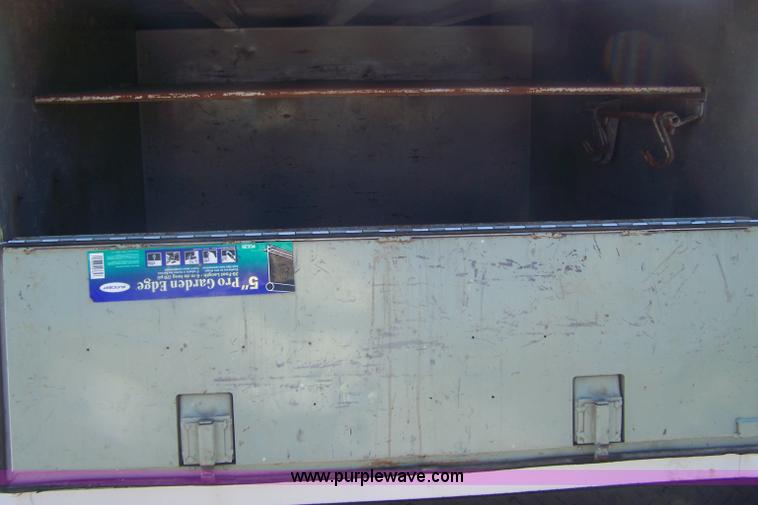 image for item D8513 1989 Ford F350 Custom pickup truck