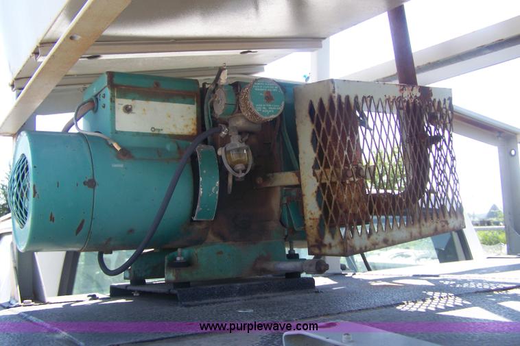 image for item D8513 1989 Ford F350 Custom pickup truck