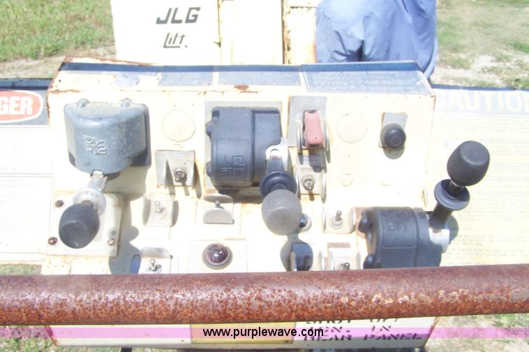 image for item D8514 JLG 20GT man lift