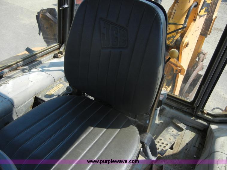 image for item D9933 1990 JCB 1700B backhoe