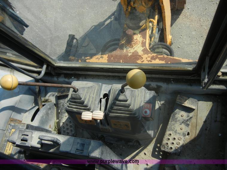 image for item D9933 1990 JCB 1700B backhoe