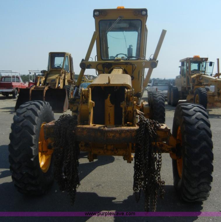 image for item D9935 1969 John Deere 570A motor grader